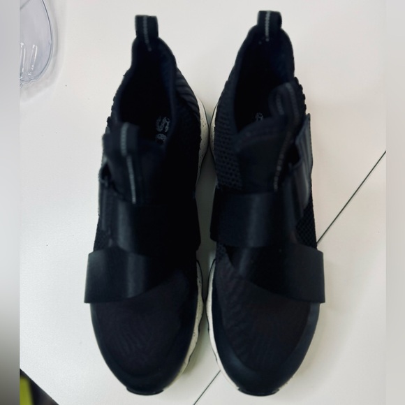 Sorel Kinetic Mesh Sneakers Black Embossed Zebra SZ 7.5 like new! - Picture 13 of 16